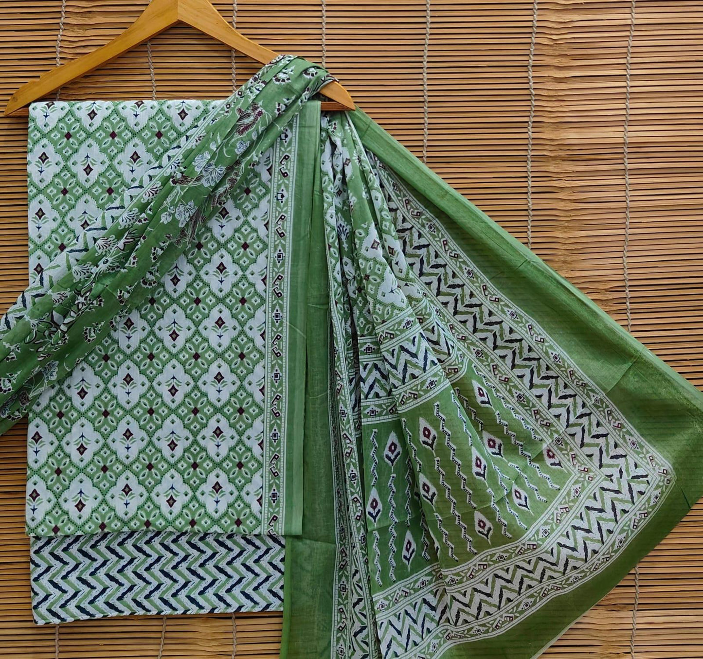 Bagrubazzar Jaipur Print Cotton Suit Set with Cotton Dupatta
