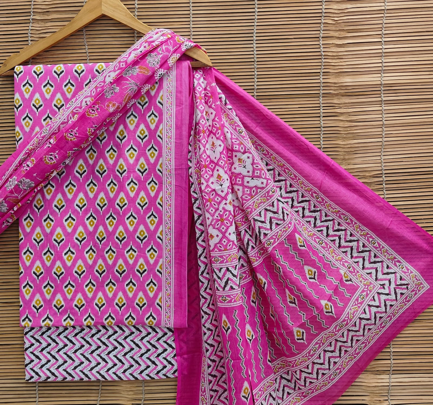 Bagrubazzar Premium Handblock Printed Cotton Suit Set Unstitched with Cotton Dupatta (BBCOTCO14)