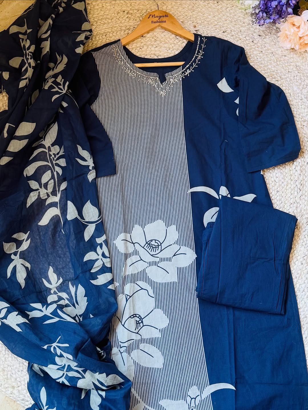 Bagrubazzar Designer Fusion Discharge Print Cotton Kurti Pant Dupatta Set