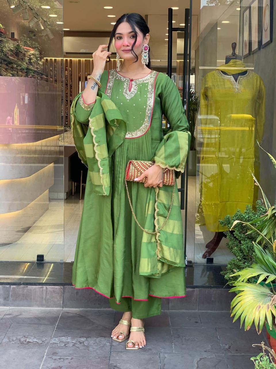 NEW ARRIVALS RAJASTHANI FULL ANARKALI LATKAN LACE ROUND SET