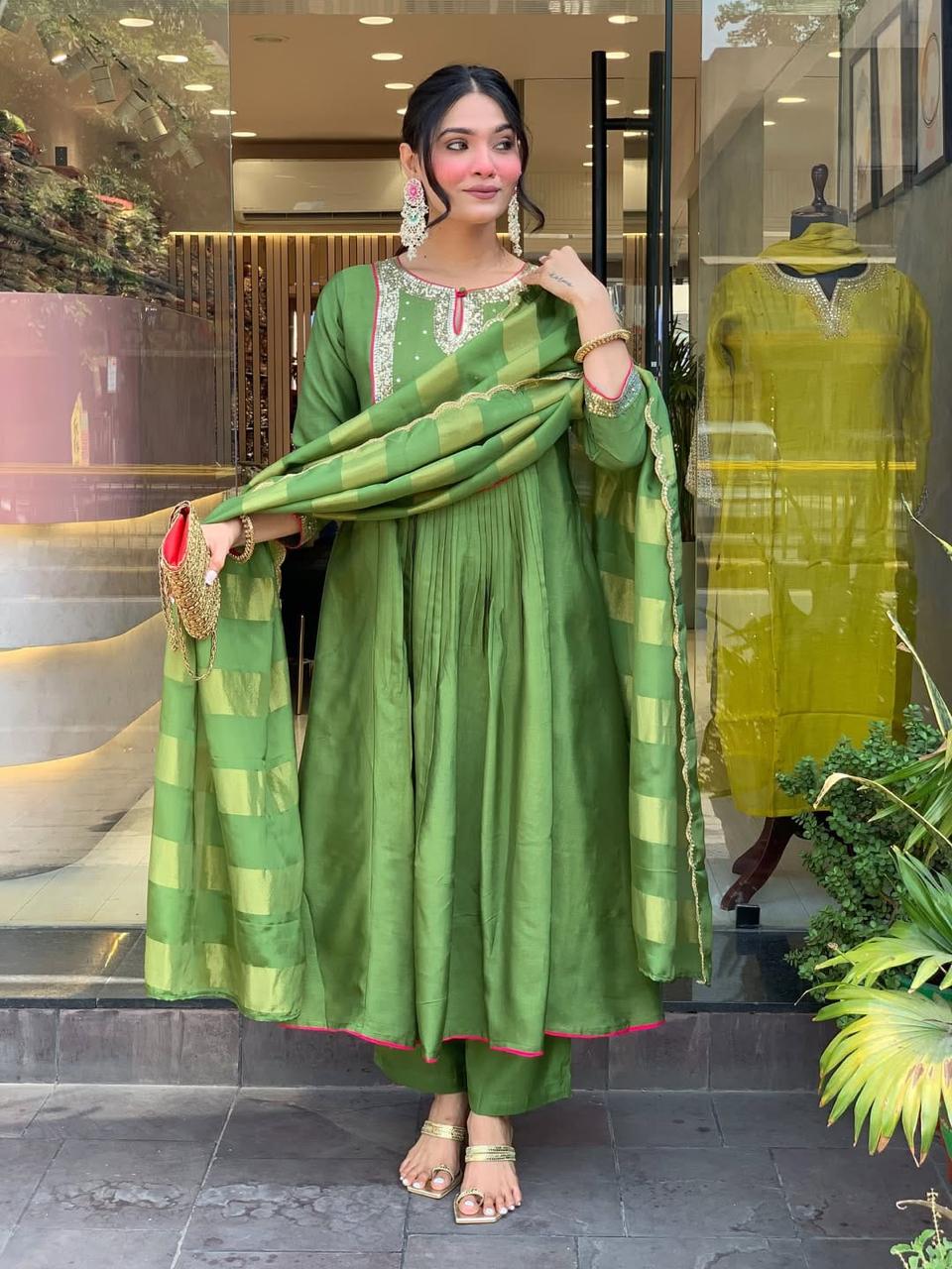 NEW ARRIVALS RAJASTHANI FULL ANARKALI LATKAN LACE ROUND SET