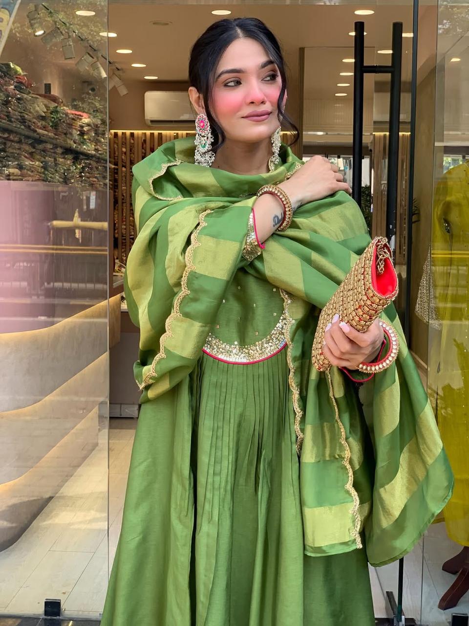 NEW ARRIVALS RAJASTHANI FULL ANARKALI LATKAN LACE ROUND SET