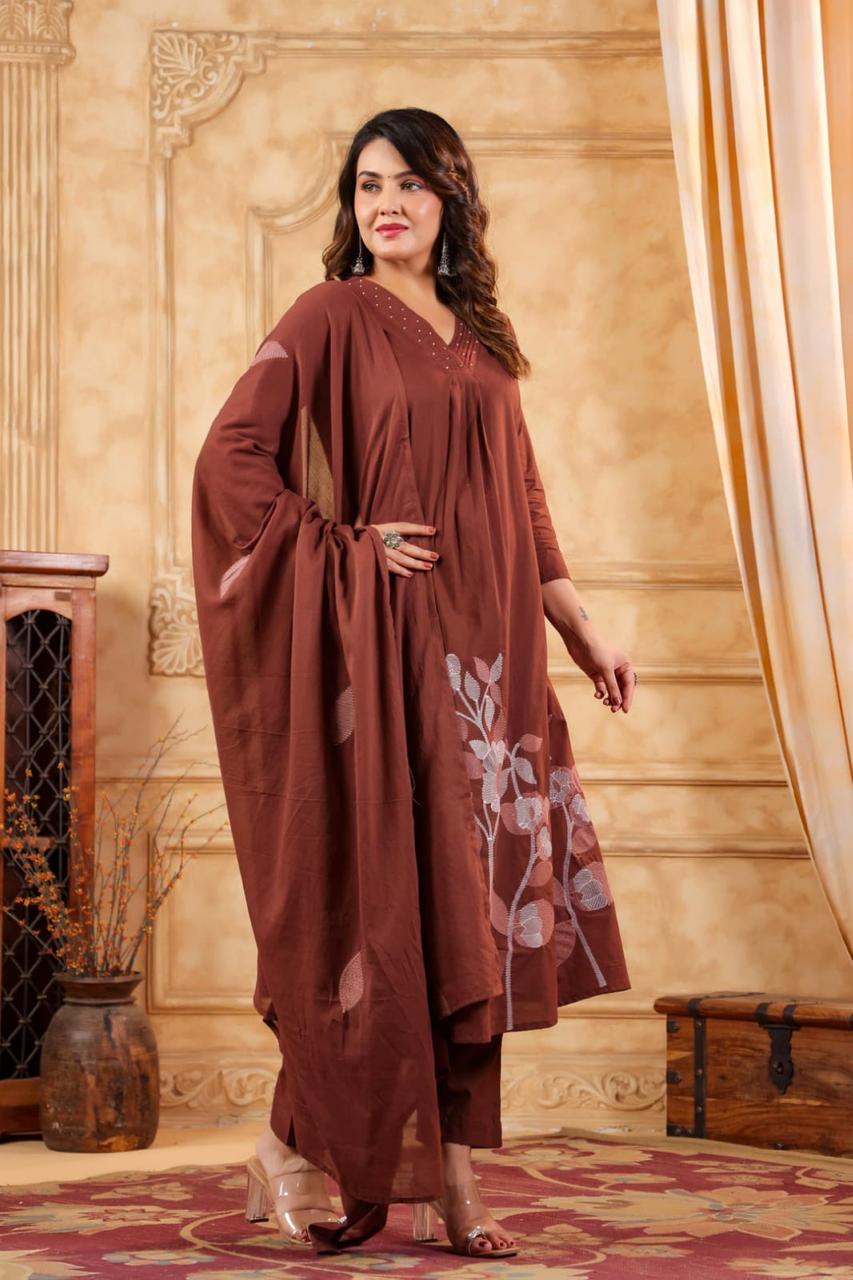 Embroidered Cotton Kurti Pant Set with Soft Malmal Dupatta – Elegant Ethnic Wear for Women