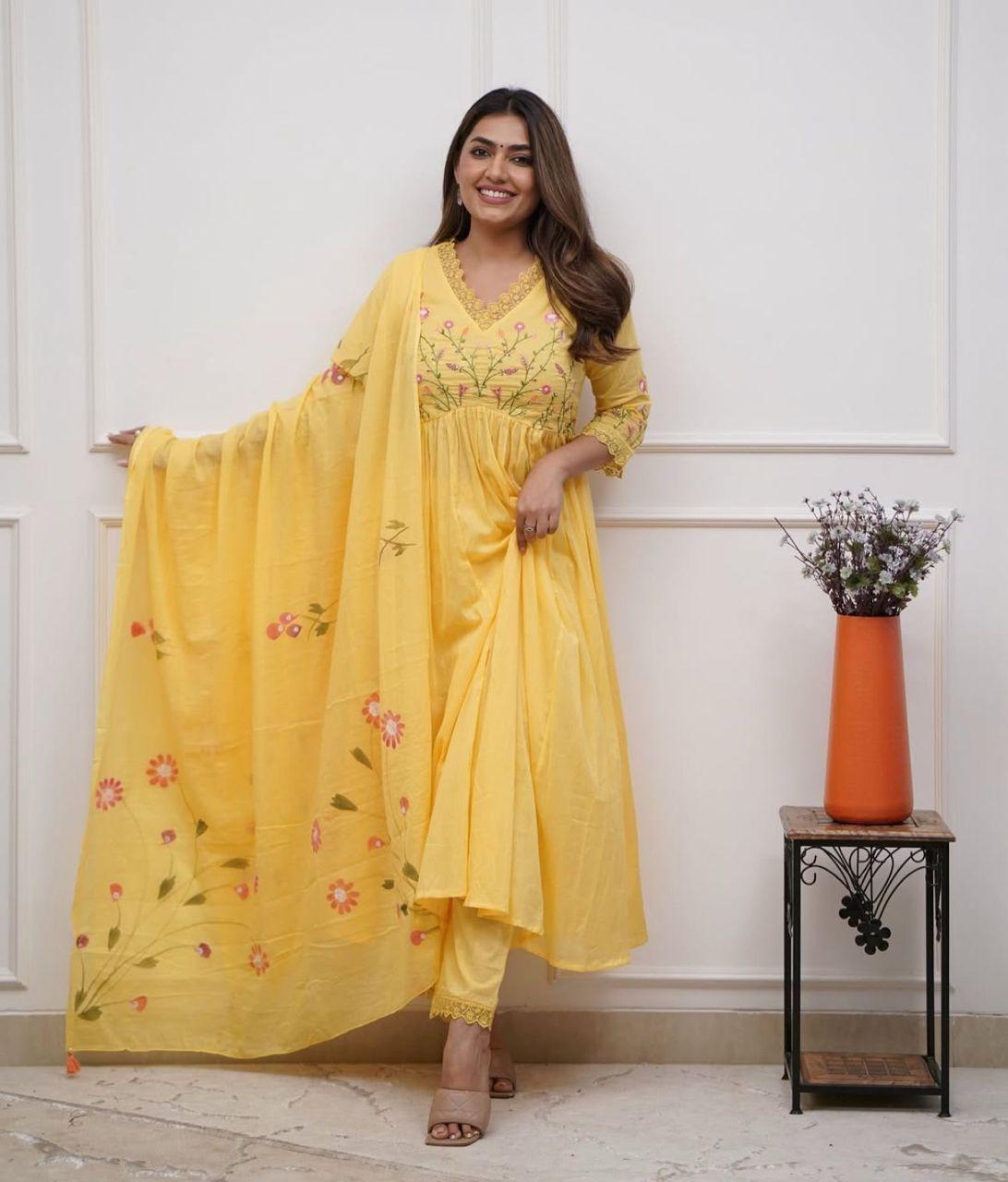 Women’s Strength Style Cotton Kurta Set with Elegant Neckline Embroidery