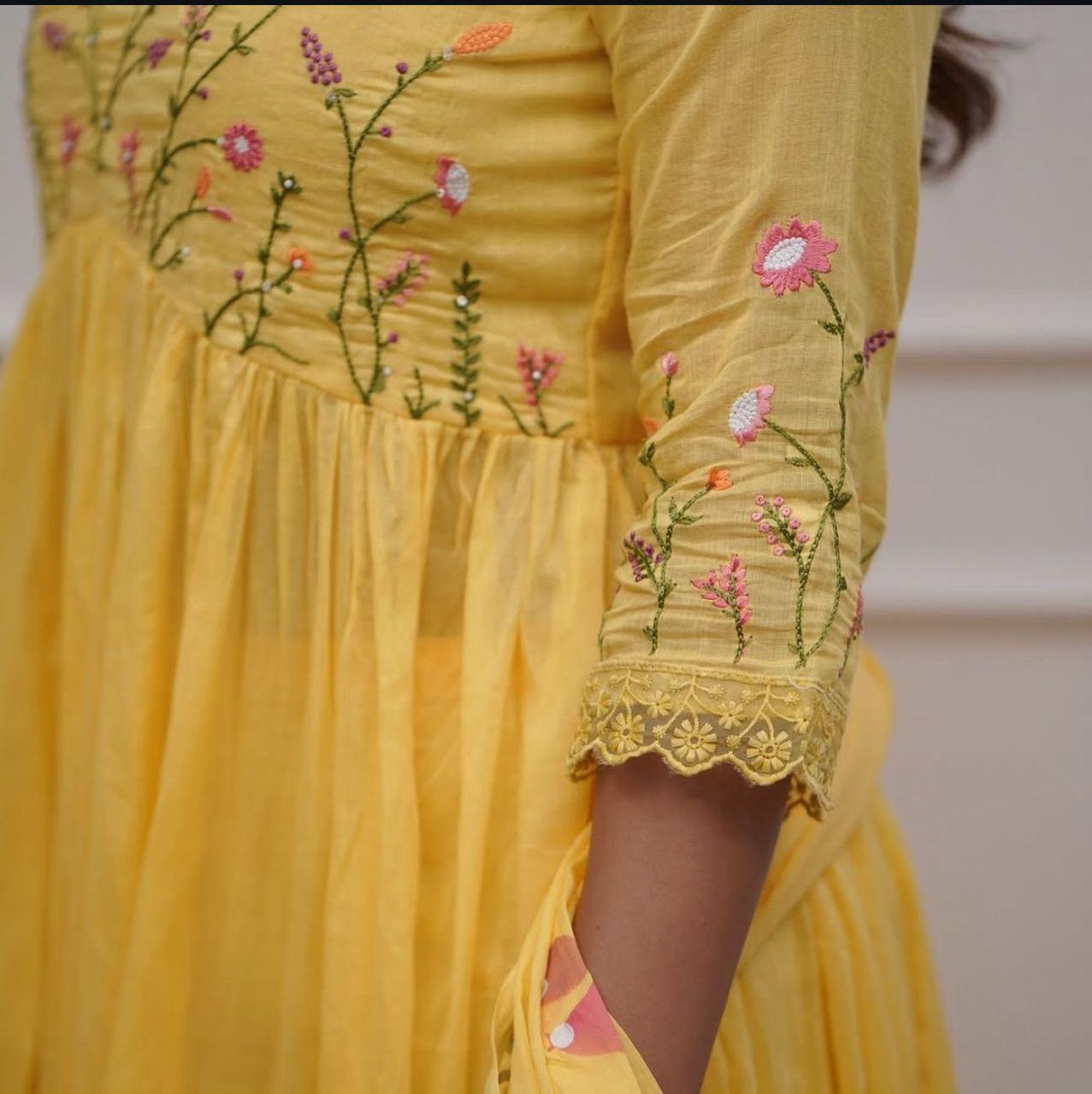 Women’s Strength Style Cotton Kurta Set with Elegant Neckline Embroidery