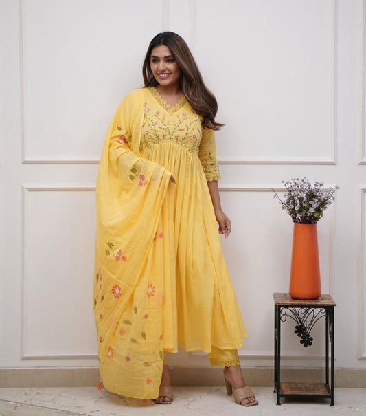 Women’s Strength Style Cotton Kurta Set with Elegant Neckline Embroidery