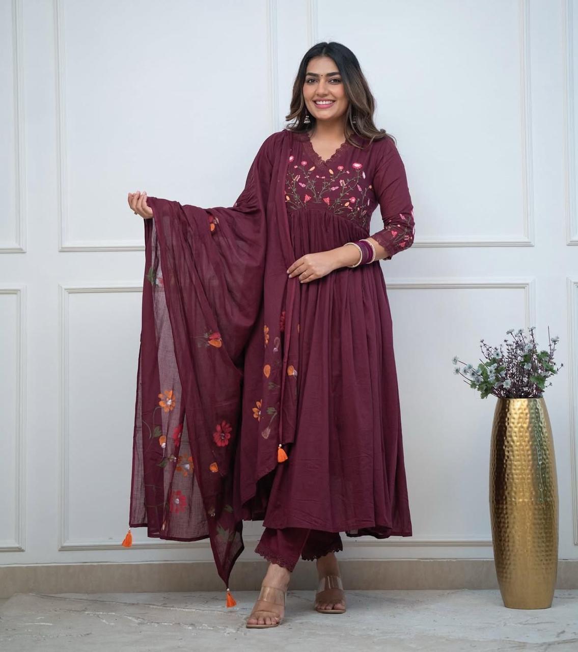 Women’s Strength Style Cotton Kurta Set with Elegant Neckline Embroidery