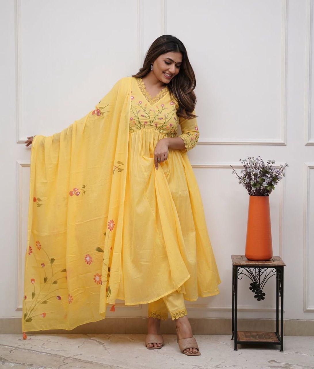 Women’s Strength Style Cotton Kurta Set with Elegant Neckline Embroidery