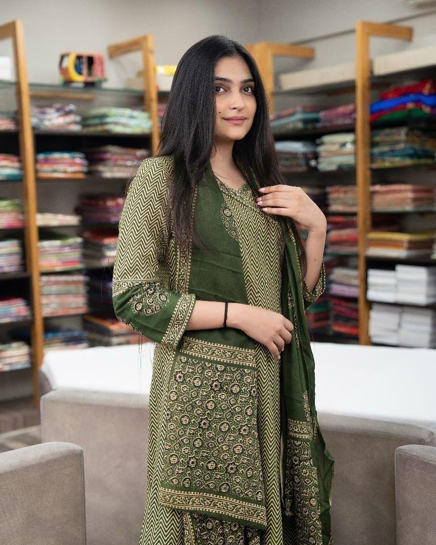 Beautiful Cotton Zig-Zag Angrakha Style Anarkali Kurti Set with Pant & Mulmul Dupatta
