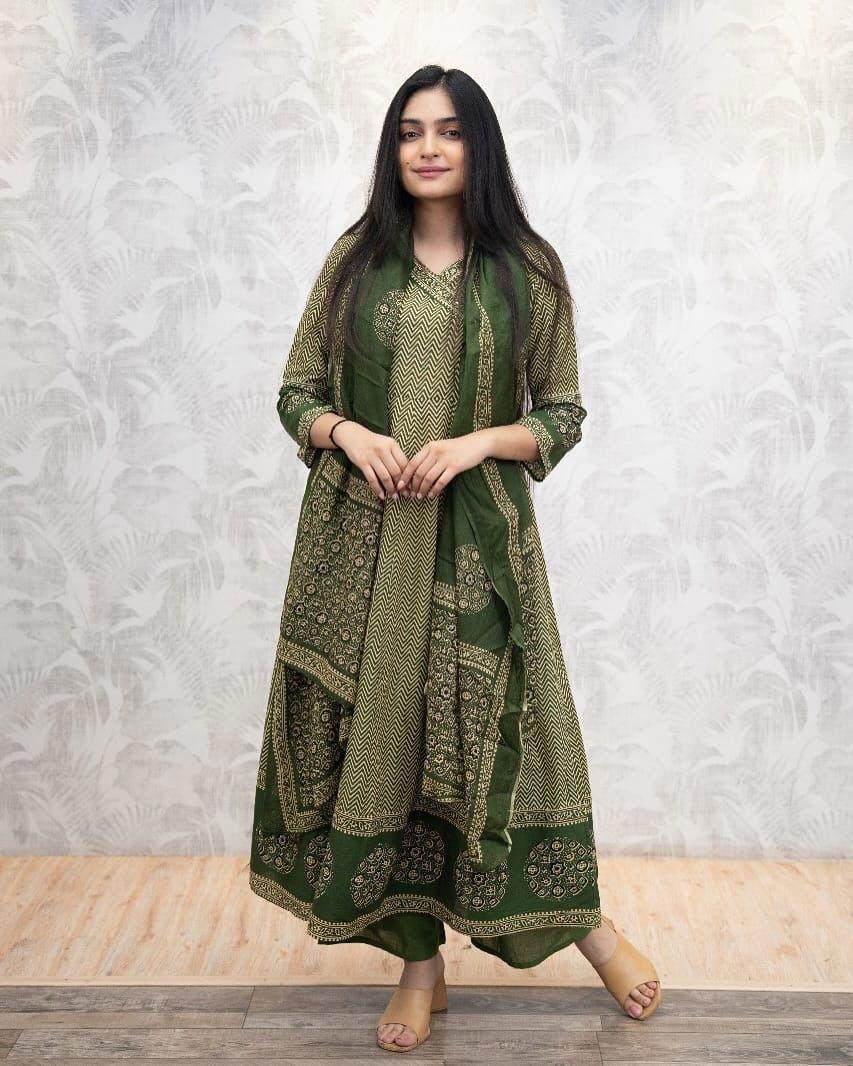 Beautiful Cotton Zig-Zag Angrakha Style Anarkali Kurti Set with Pant & Mulmul Dupatta