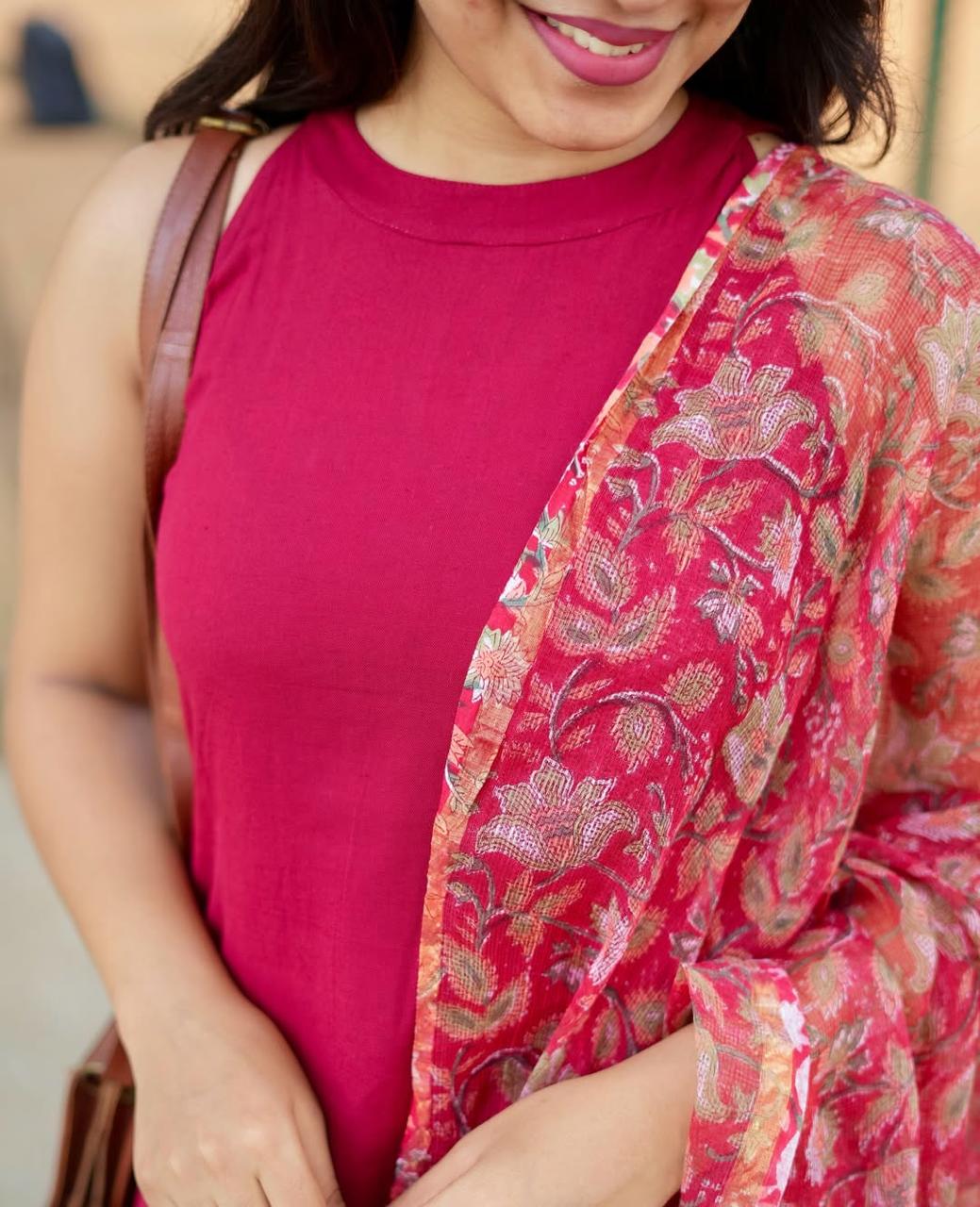 Classy Women’s Handloom Kurti – A-Line Fit with Halter Neck, Pockets & Pure Kota Doria Dupatta