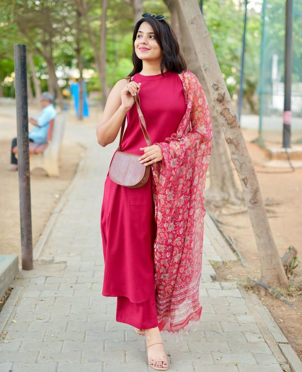 Classy Women’s Handloom Kurti – A-Line Fit with Halter Neck, Pockets & Pure Kota Doria Dupatta