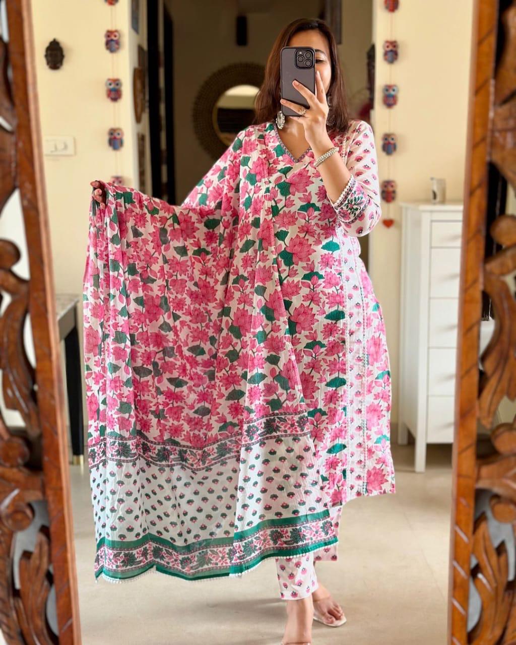 Bagrubazzar Handblock Print Cotton Suit Set with Soft Cotton Dupatta