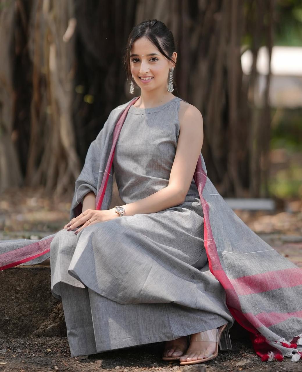 Bagrubazzar Sulabh A-Line Kurti Set with Linen Dupatta – Trendy Halter Neck Ethnic Wear for Women