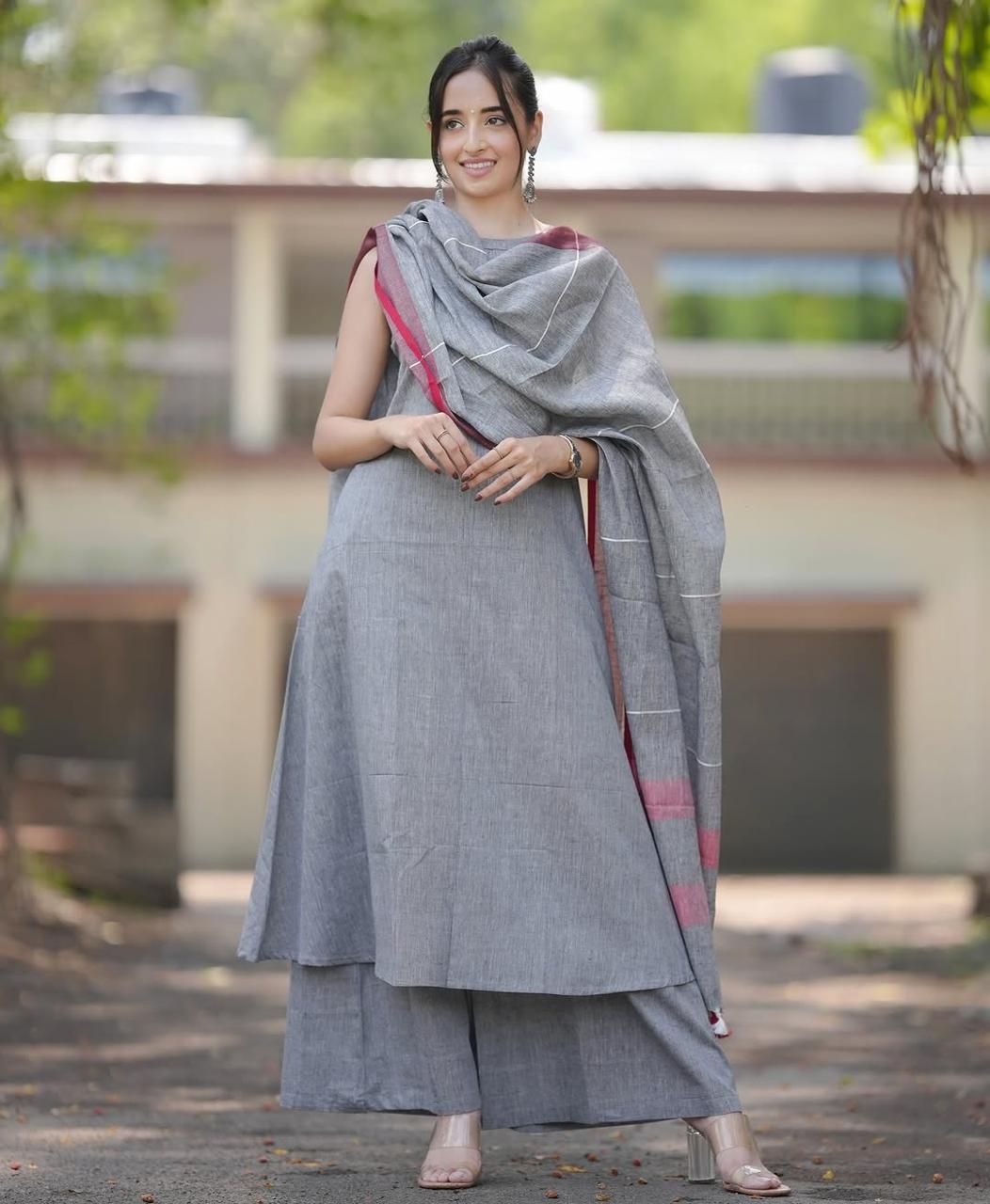 Bagrubazzar Sulabh A-Line Kurti Set with Linen Dupatta – Trendy Halter Neck Ethnic Wear for Women