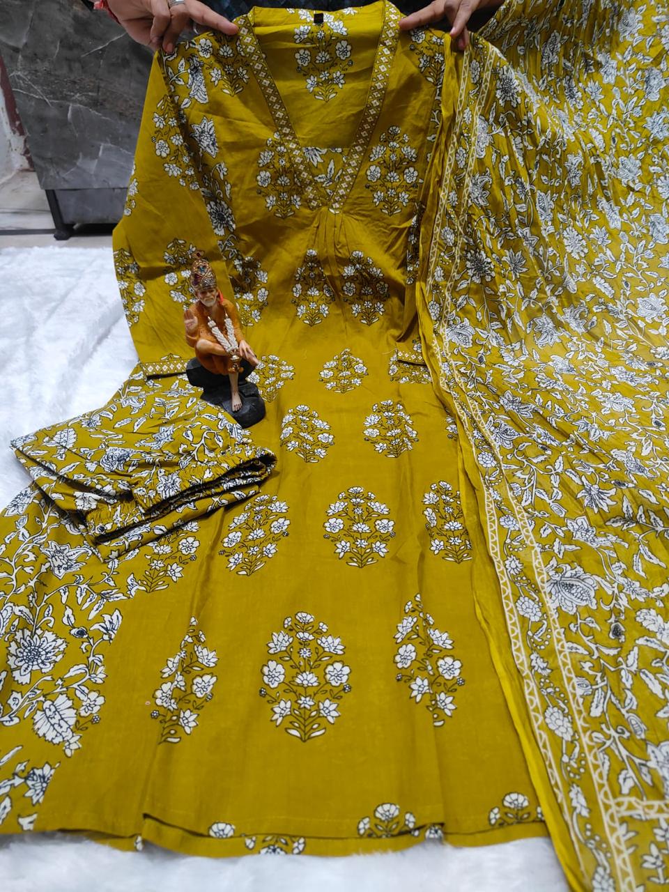 Bagrubazzar Pure Fine Cotton Kurti Pant Set with Lightweight Mulmul Dupatta for Women