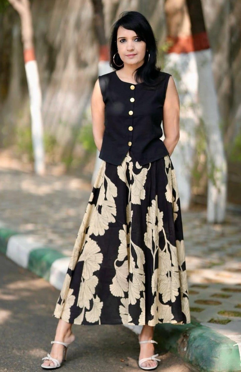 Bagrubazzar Black Floral A-Line Skirt with Sleeveless Button-Front Top Co-Ord Set