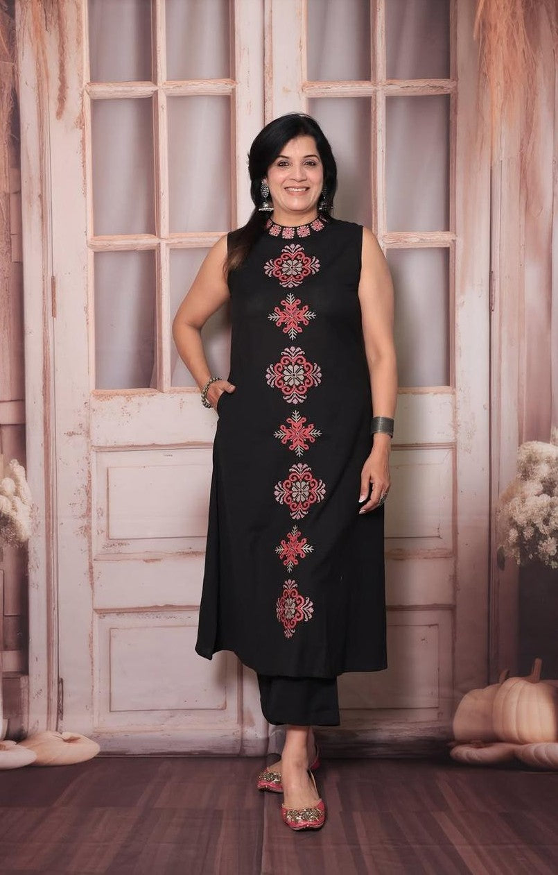 Bagrubazzar Classy Handloom A-Line Kurti with Trendy Halter Neck & Pure Linen Dupatta (BBKF04)