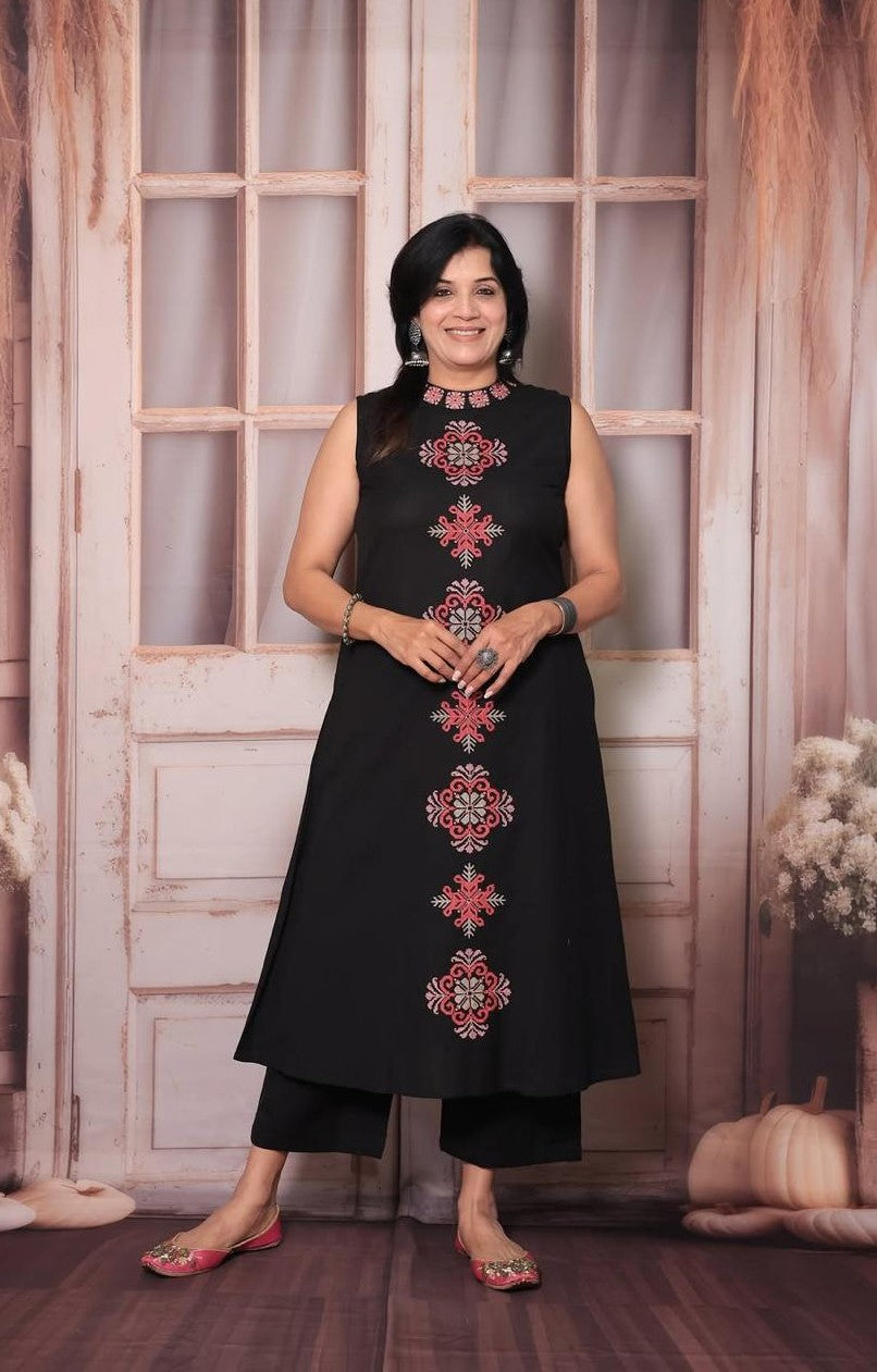 Bagrubazzar Classy Handloom A-Line Kurti with Trendy Halter Neck & Pure Linen Dupatta (BBKF04)