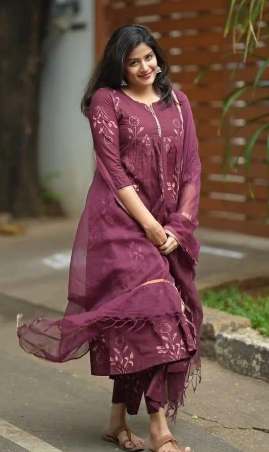 Bagrubazzar Beautiful Anarkali Print Kurti Gown with Pant & Kota Doriya Dupatta (BBKF27)