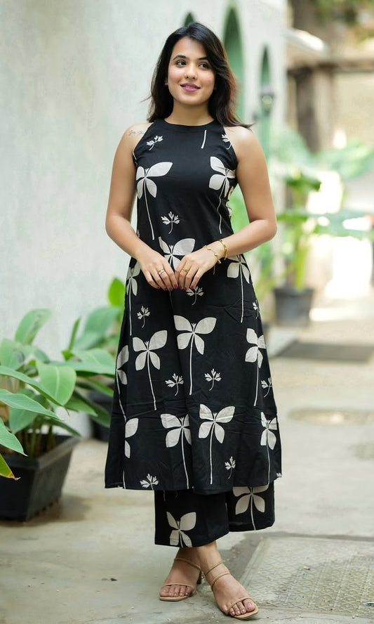 Bagrubazzar Premium Halter Neck Aline Kurta With Both Side Pocket & Palazzo
