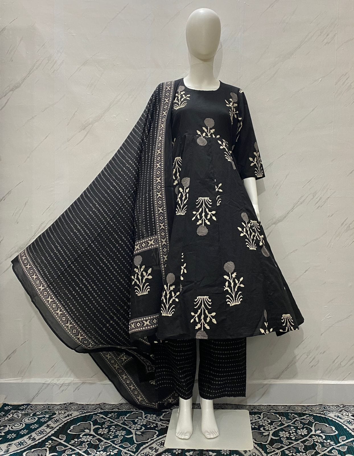 Bagrubazzar Women's Stylish Pure Cotton Anarkali Kurta Set with Elegant Discharge Print