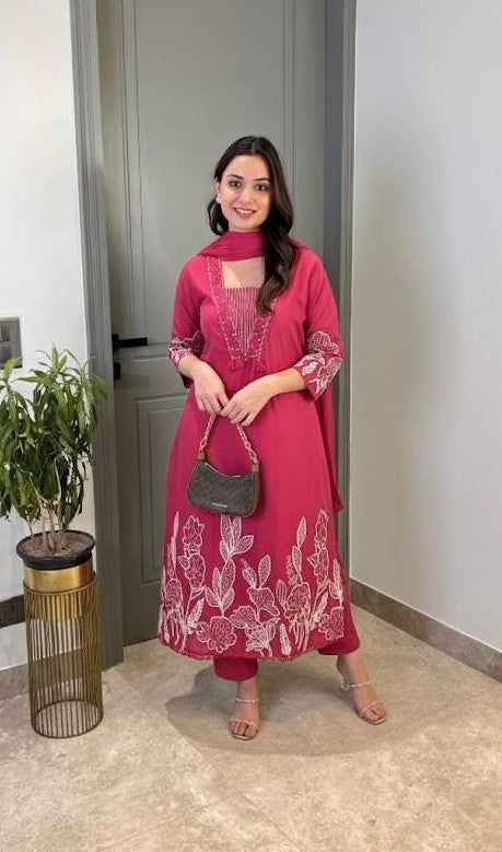 Bagrubazzar Cotton Suit Set With Thread Work (BBKF07)