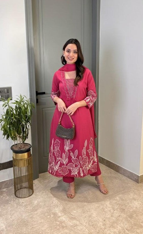 Bagrubazzar Cotton Suit Set With Thread Work (BBKF08)