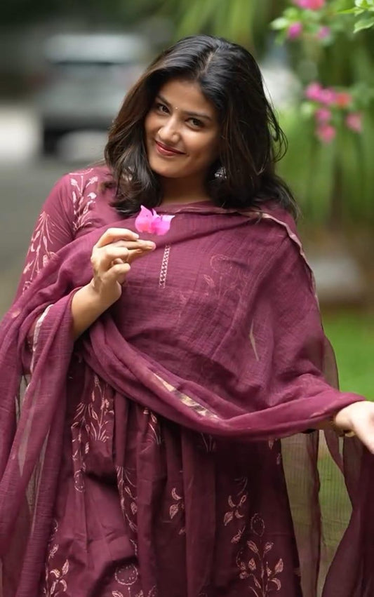 Bagrubazzar Beautiful Anarkali Print Kurti Gown with Pant & Kota Doriya Dupatta (BBKF27)