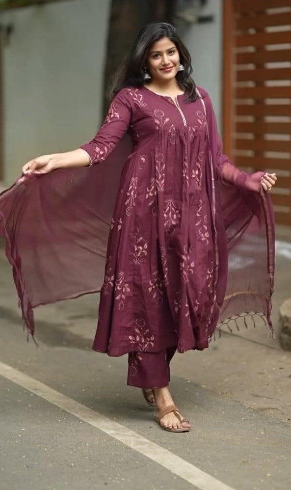Bagrubazzar Beautiful Anarkali Print Kurti Gown with Pant & Kota Doriya Dupatta (BBKF27)