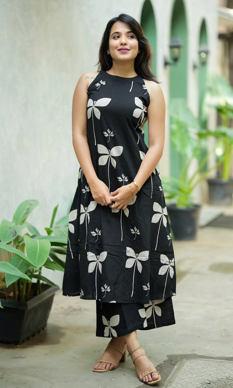 Bagrubazzar Premium Halter Neck Aline Kurta With Both Side Pocket & Palazzo
