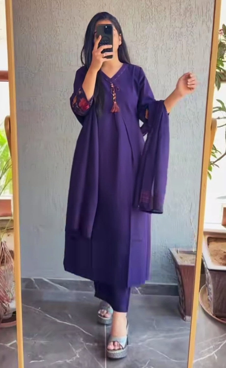 Bagrubazzar Floral Embroidered Pure Cotton Kurta Pant Set with Soft Mal Cotton Dupatta